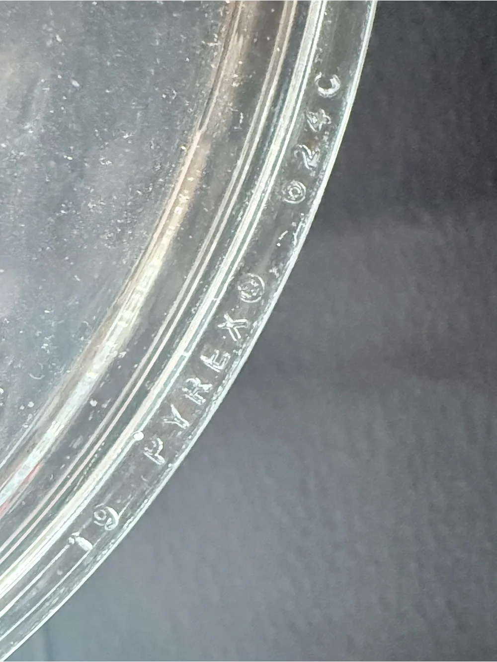 Vintage Pyrex 024 2 Qt Round Covered Casserole Dish Clear Glass w Lid 624C